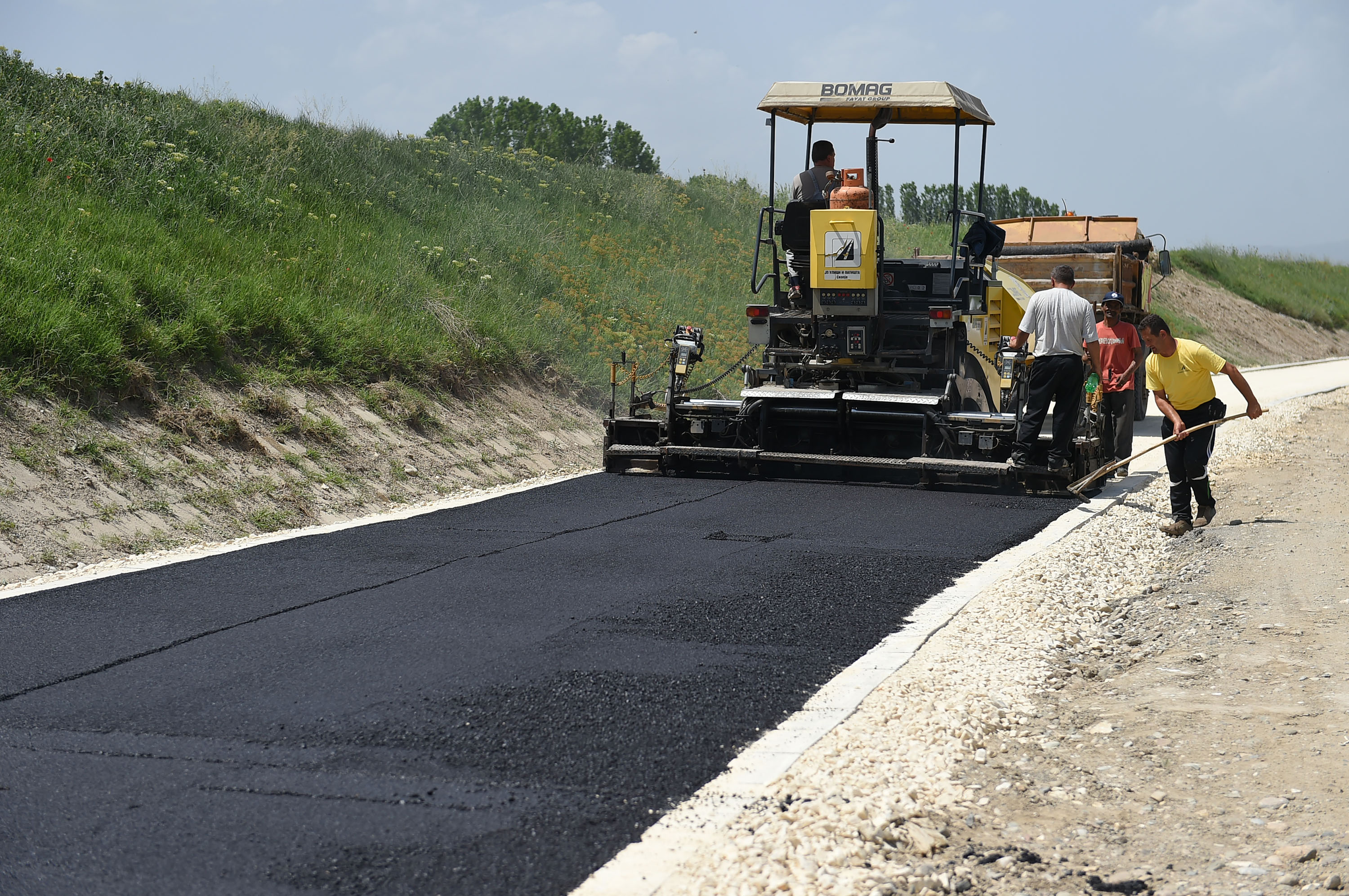 СЕ ПРОДОЛЖУВА РОЛЕРСКО-ВЕЛОСИПЕДСКАТА ПАТЕКА НА КЕЈОТ НА ВАРДАР ВО ГОРНО ЛИСИЧЕ