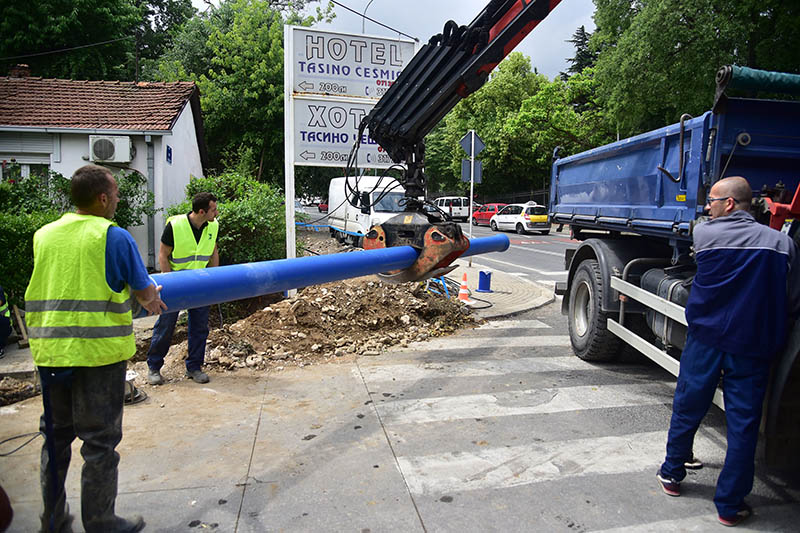 СЕ ГРАДИ НОВА ВОДОВОДНА ЛИНИЈА НА УЛИЦА БЕЛГРАДСКА ВО ОПШТИНА ЦЕНТАР