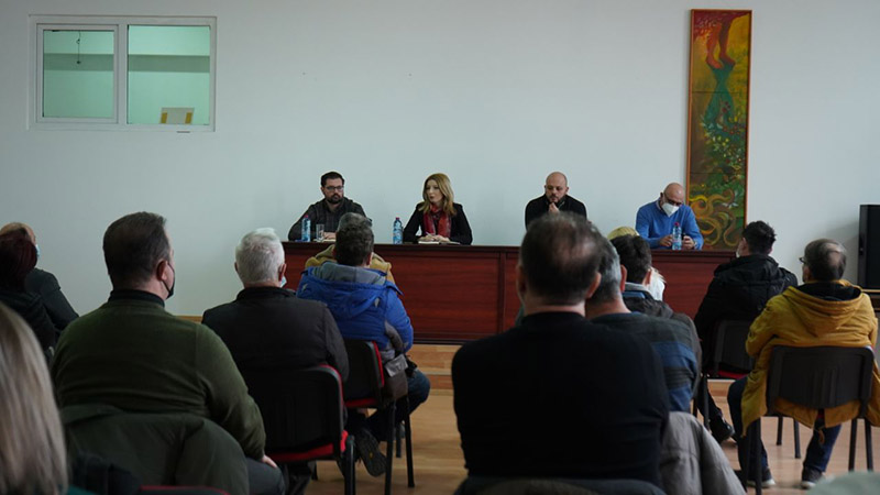 Градоначалничката Арсовска заедно со претставниците на секторите од Град Скопје и Јавните претпријатија на координативна средба во општина Бутел