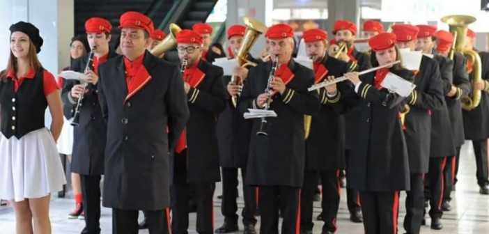 Koncert parakalues me rastin e 8 Marsit e orkestrës frymore të qytetit