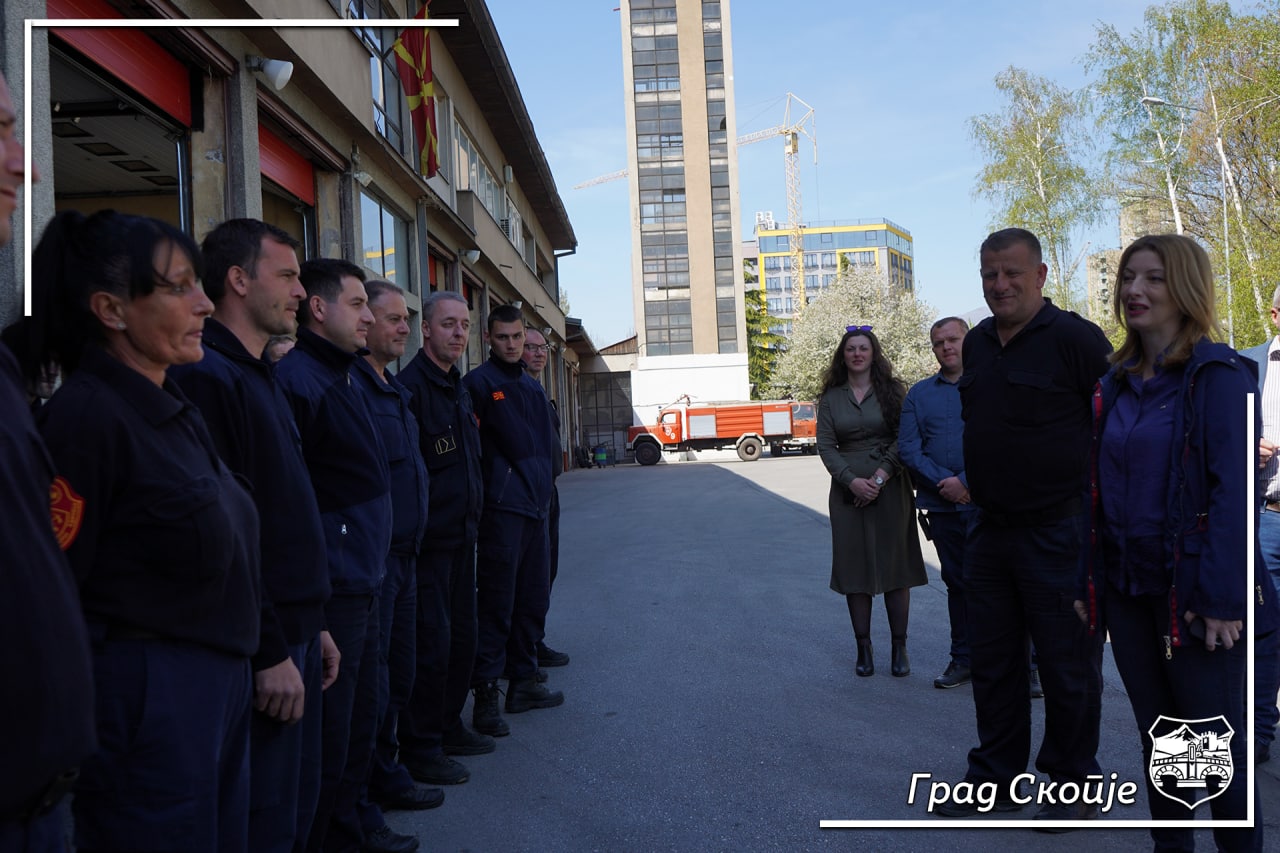 Арсовска: Награда за скопските пожарникари за брзата и ефикасна реакција за гаснење на пожарот во фабриката Треска