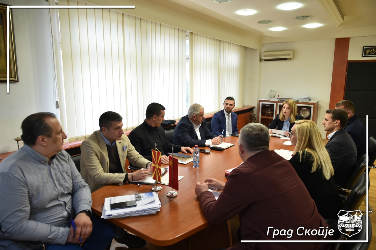 Состанок на Кризниот штаб на Град Скопје - Надлежните да превземат итни мерки за расчистување на штетните материјали кај фабриката Треска 