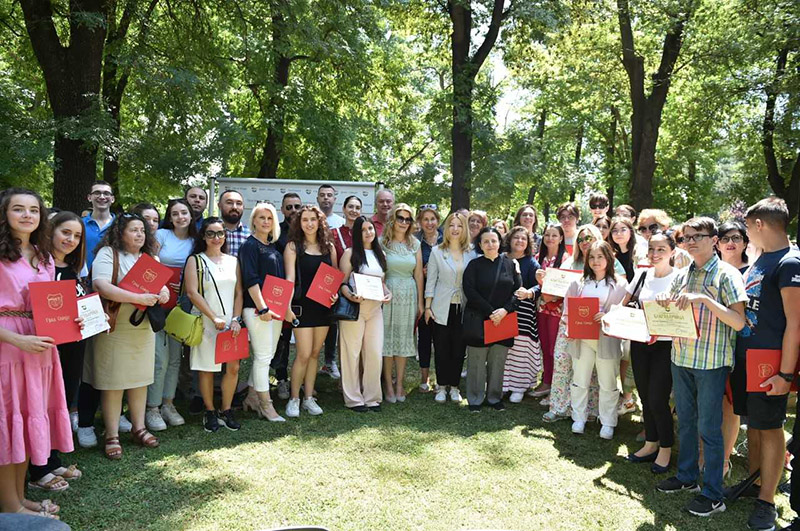 Градоначалничката Арсовска додели награди и благодарници за најдобрите на регионалните средношколски натпревари